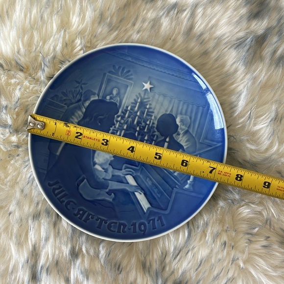 Bing & Grondahl Christmas At Home 1971 Porcelain Plate Denmark Jul i hjemmet - Picture 4 of 5